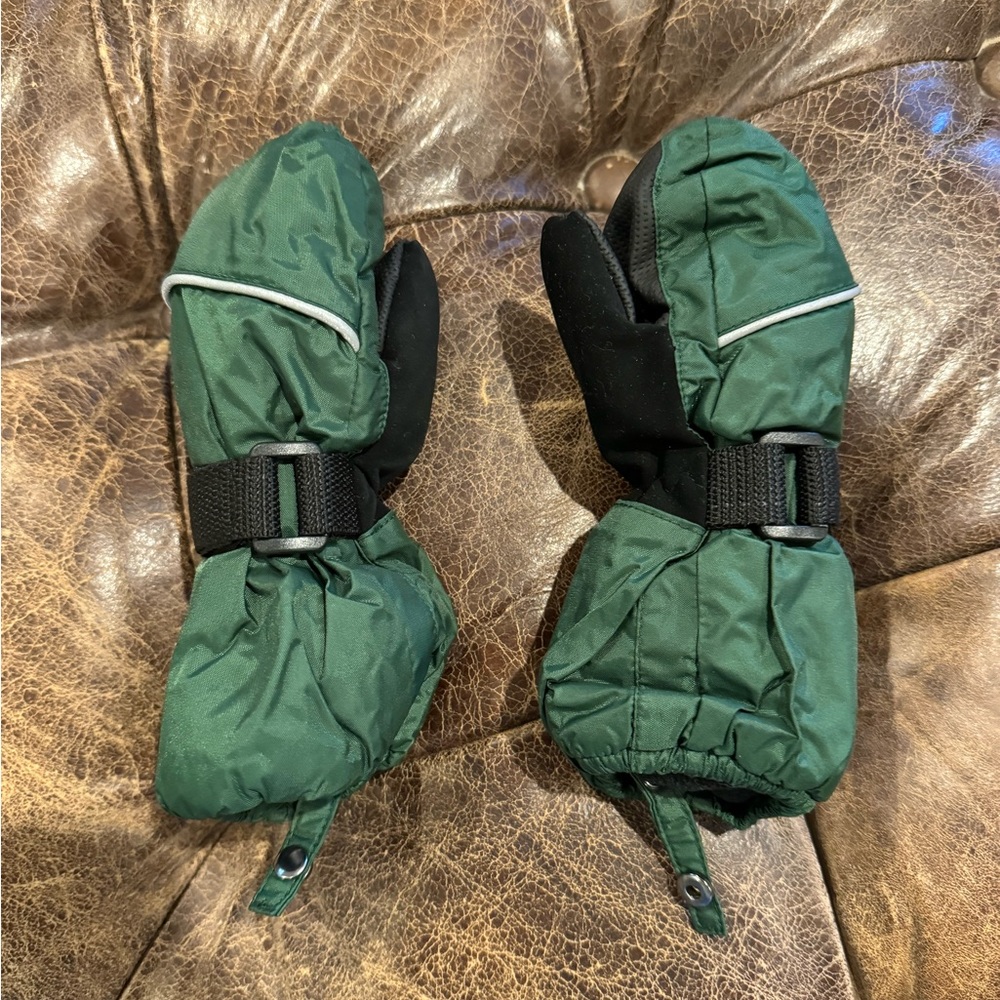 Cozy Cub Size Medium Toddler Gloves